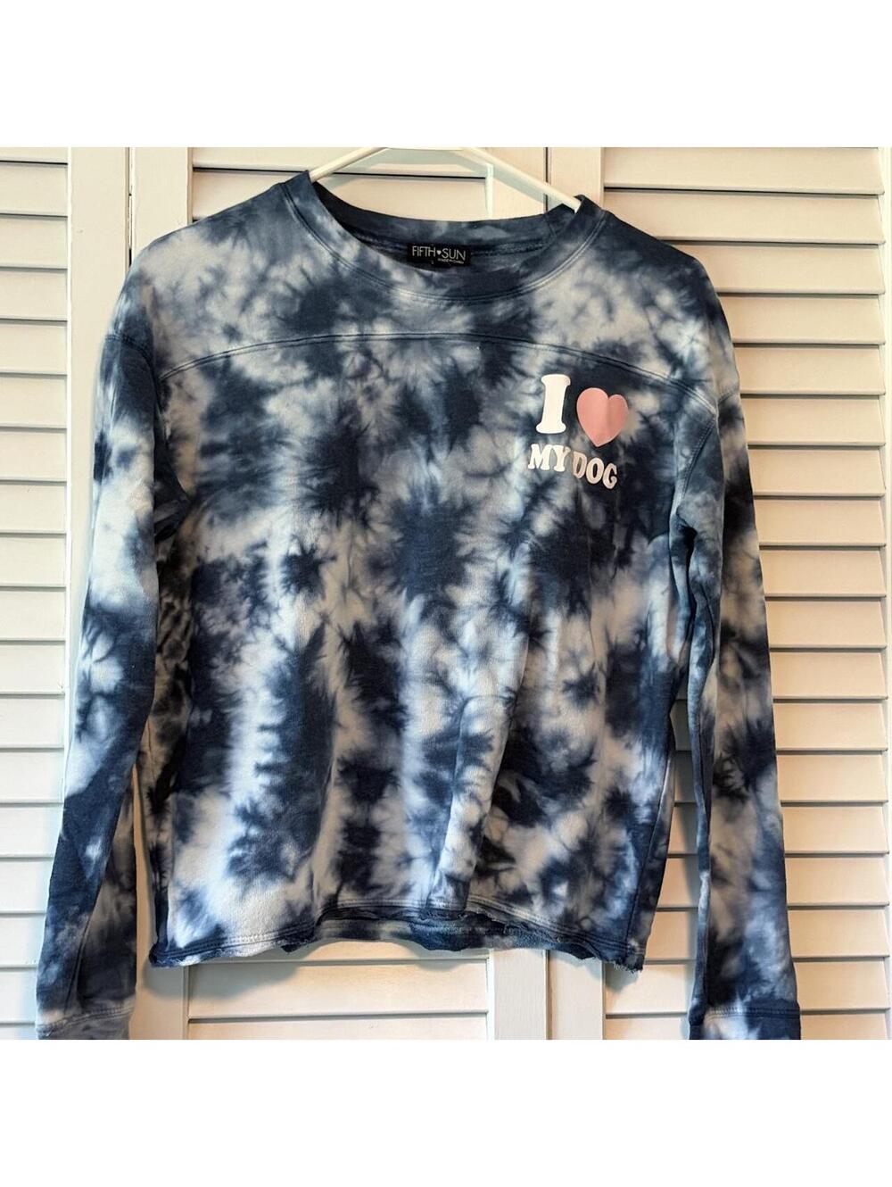 Fifth Sun Women's Blue and Multi Cropped Sweatshirt